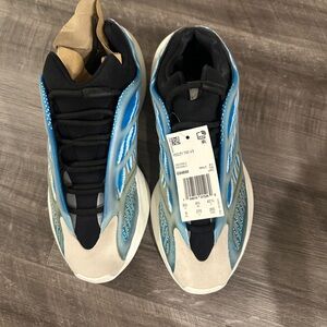 Men's Yeezy 700 V3 Kyanite